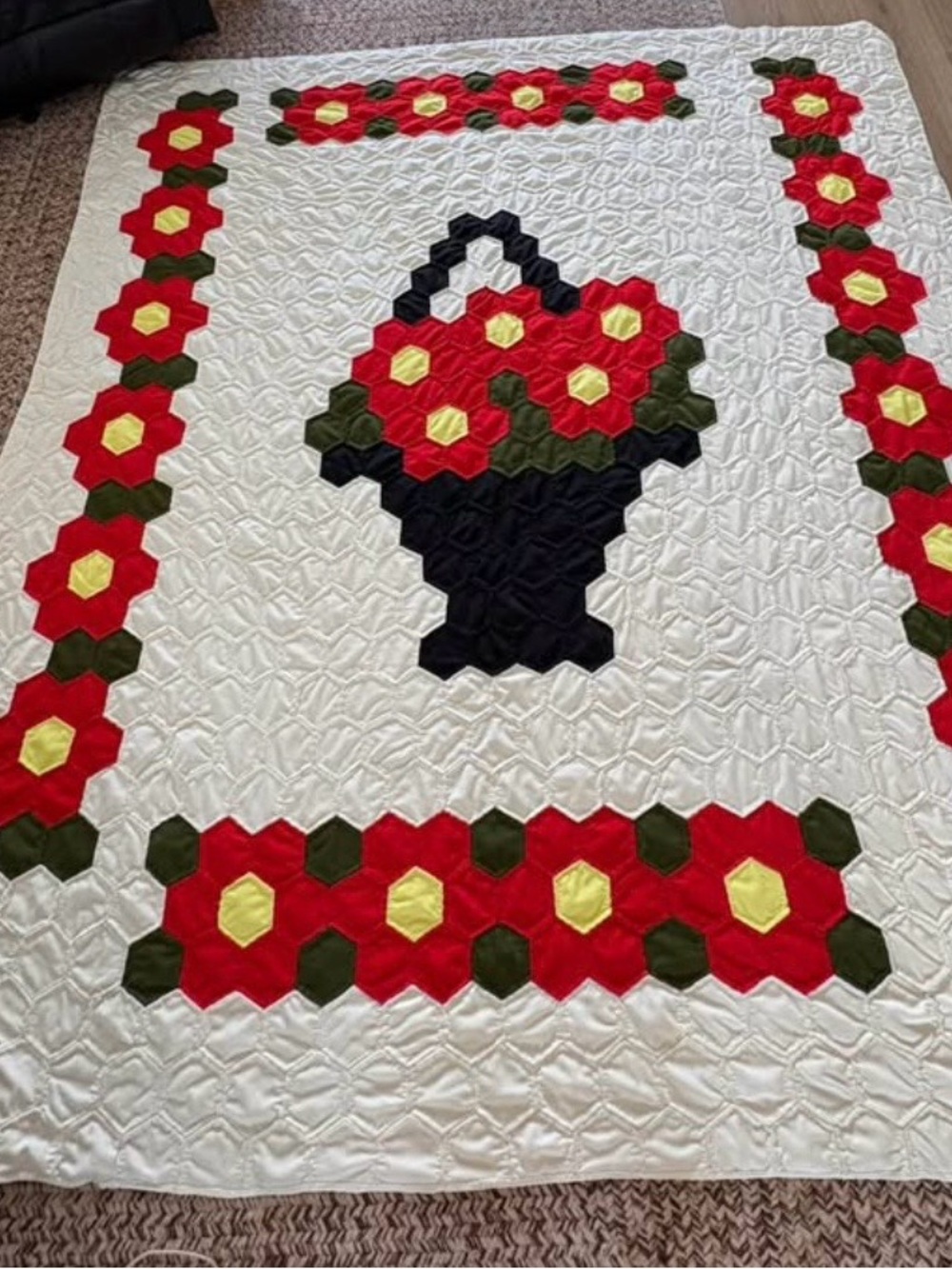Handmade Vintage Floral Basket of Flowers Quilt - White, Red, Black - Picture 1 of 10